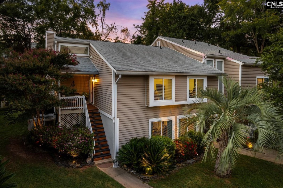 76 Windward Way