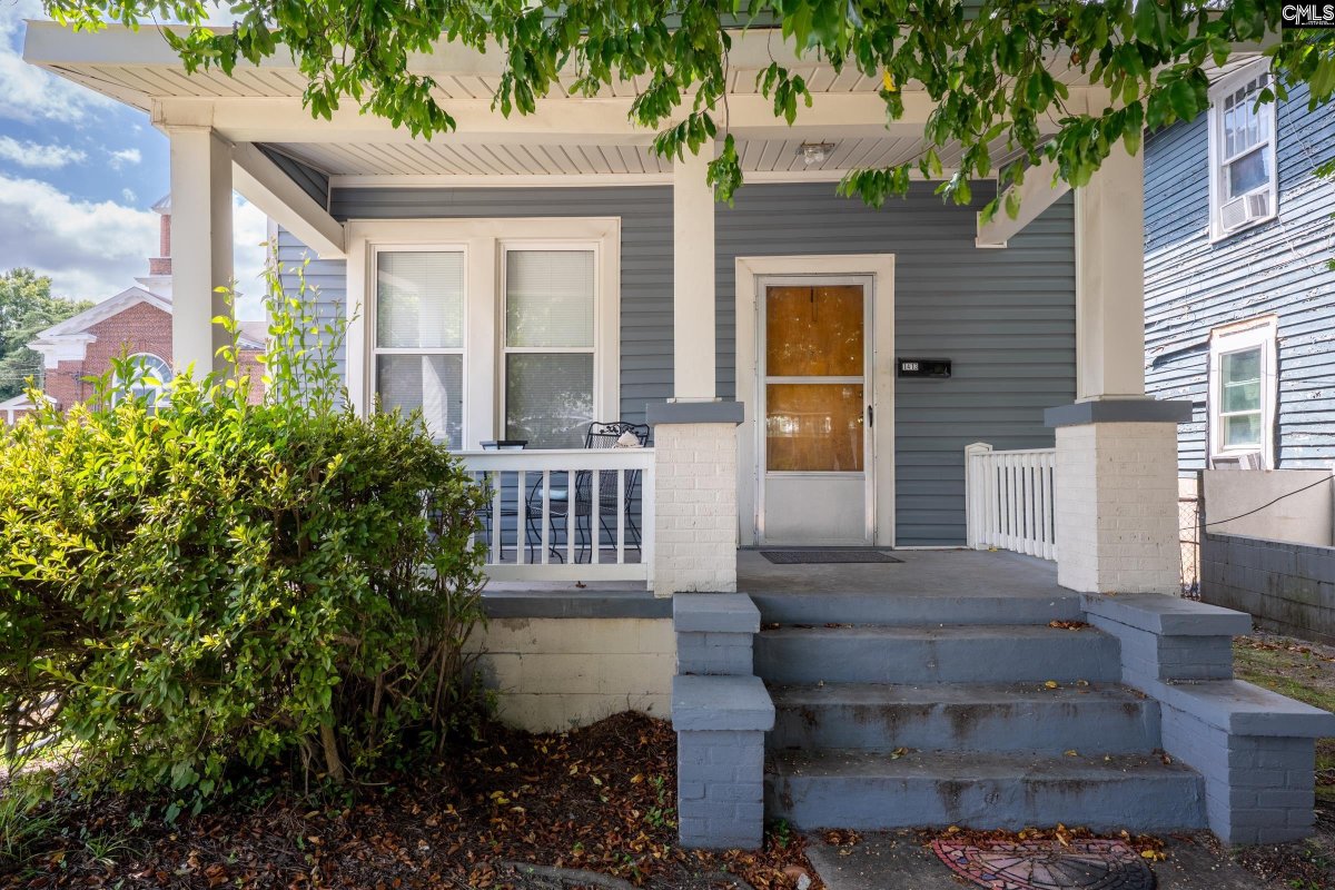 1413 Oak Street