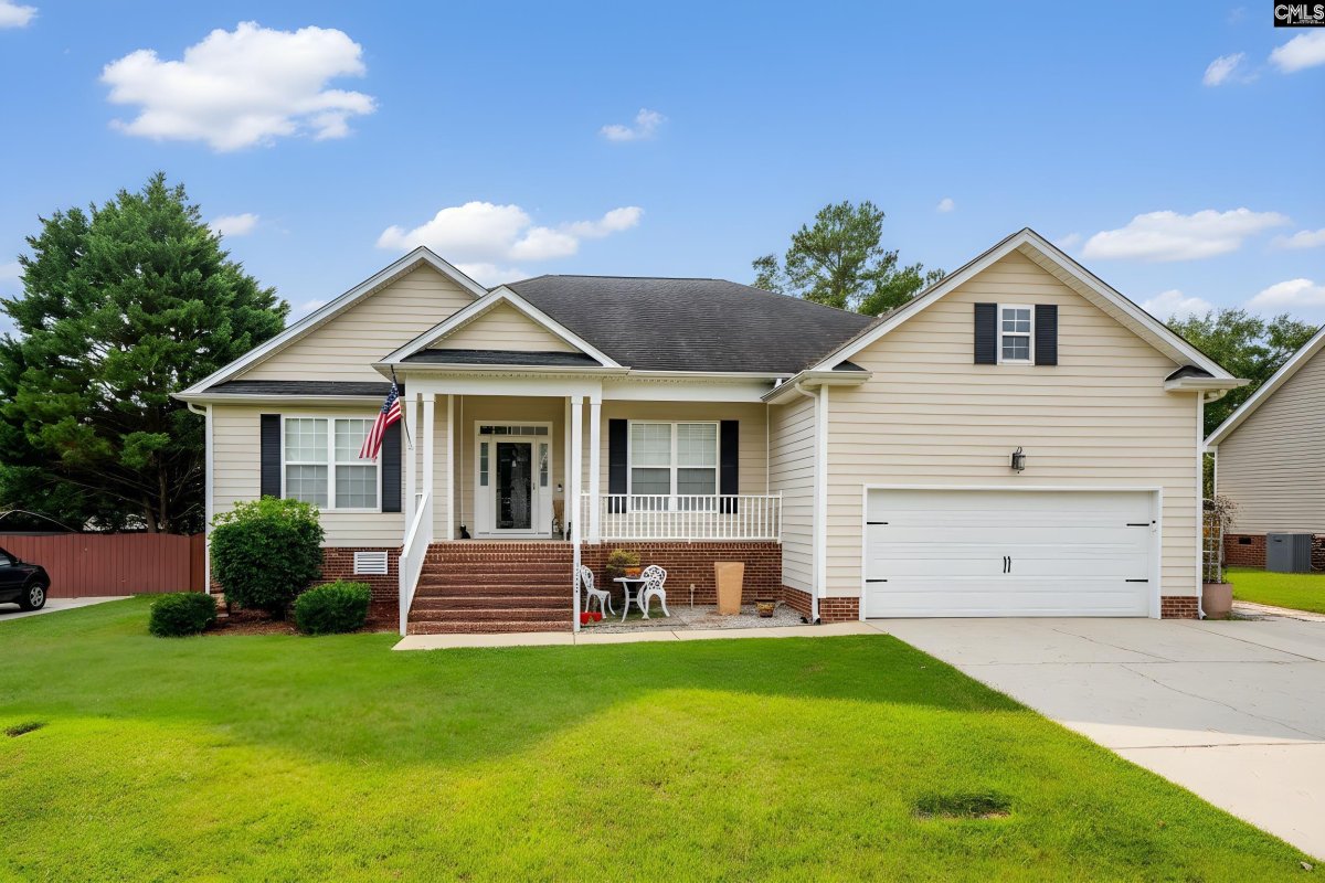 1002 Leamington Circle