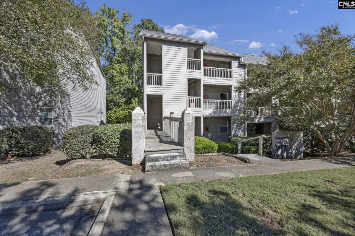 121 Edgewater