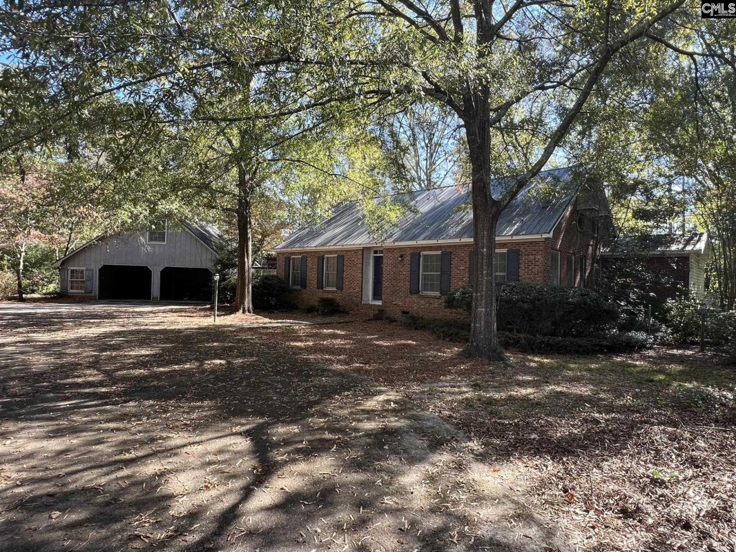 123 Hollow Lane