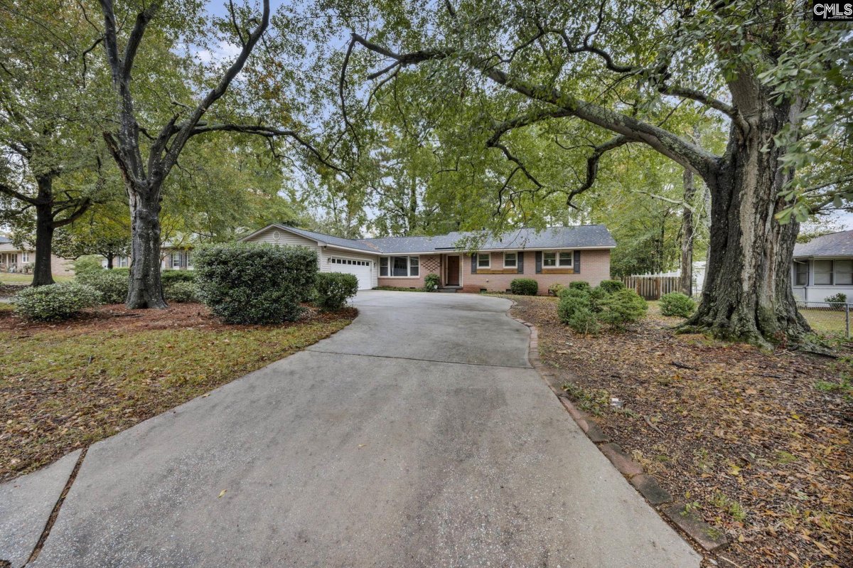 1404 Redwood Drive