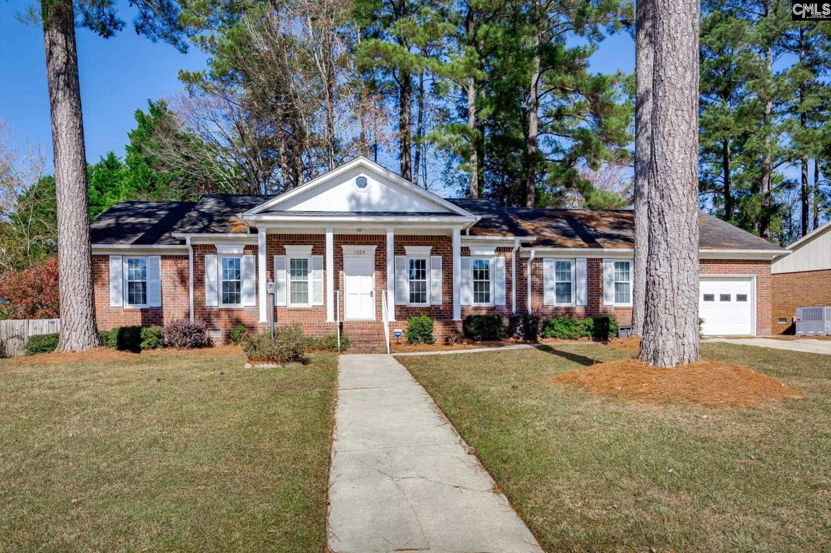 1204 Crosshill Lane