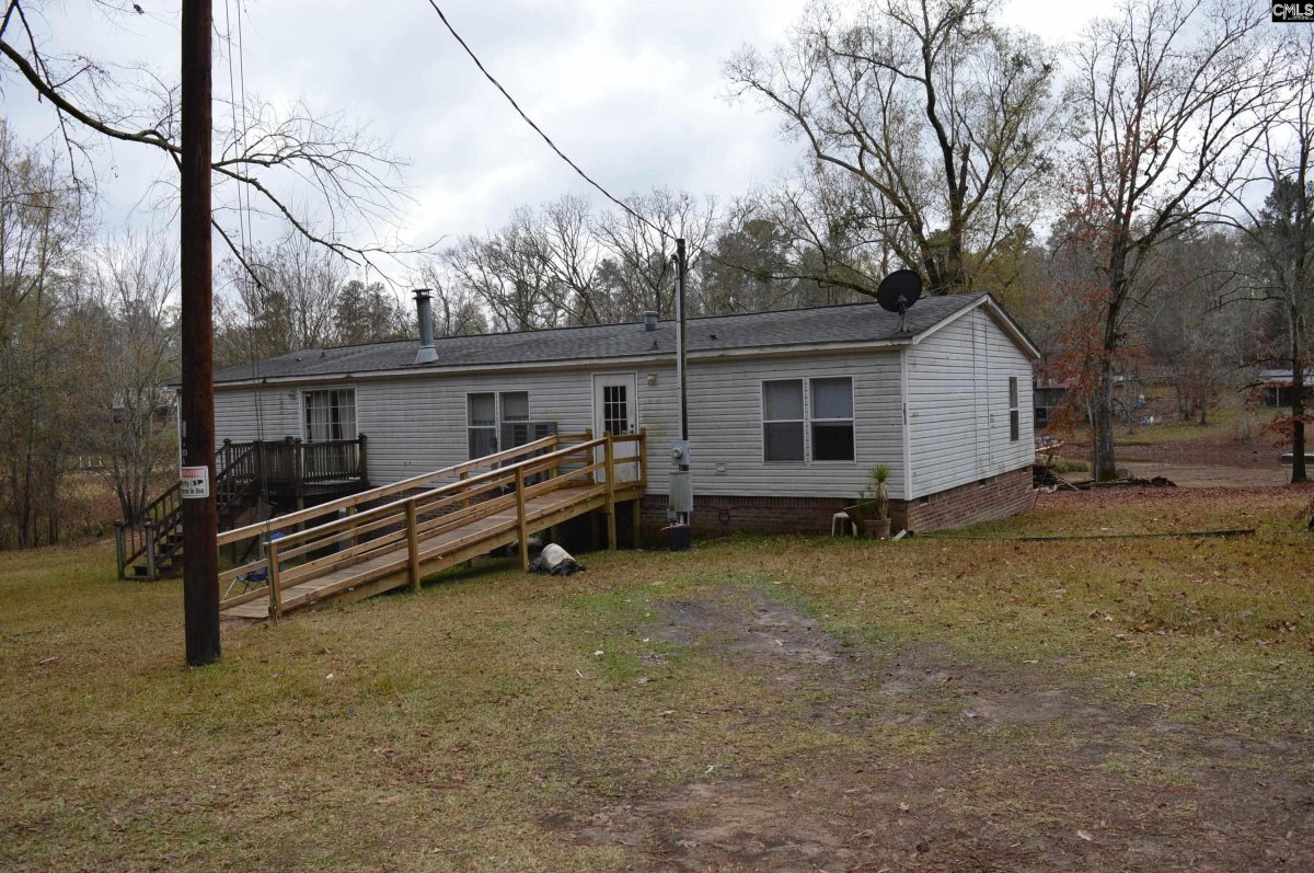 1613 Lakeshore Road