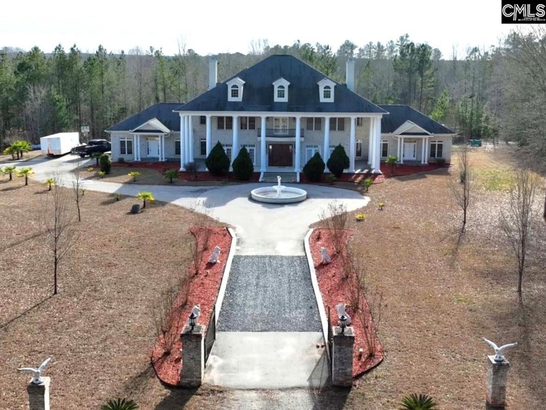 22 Creekside Way