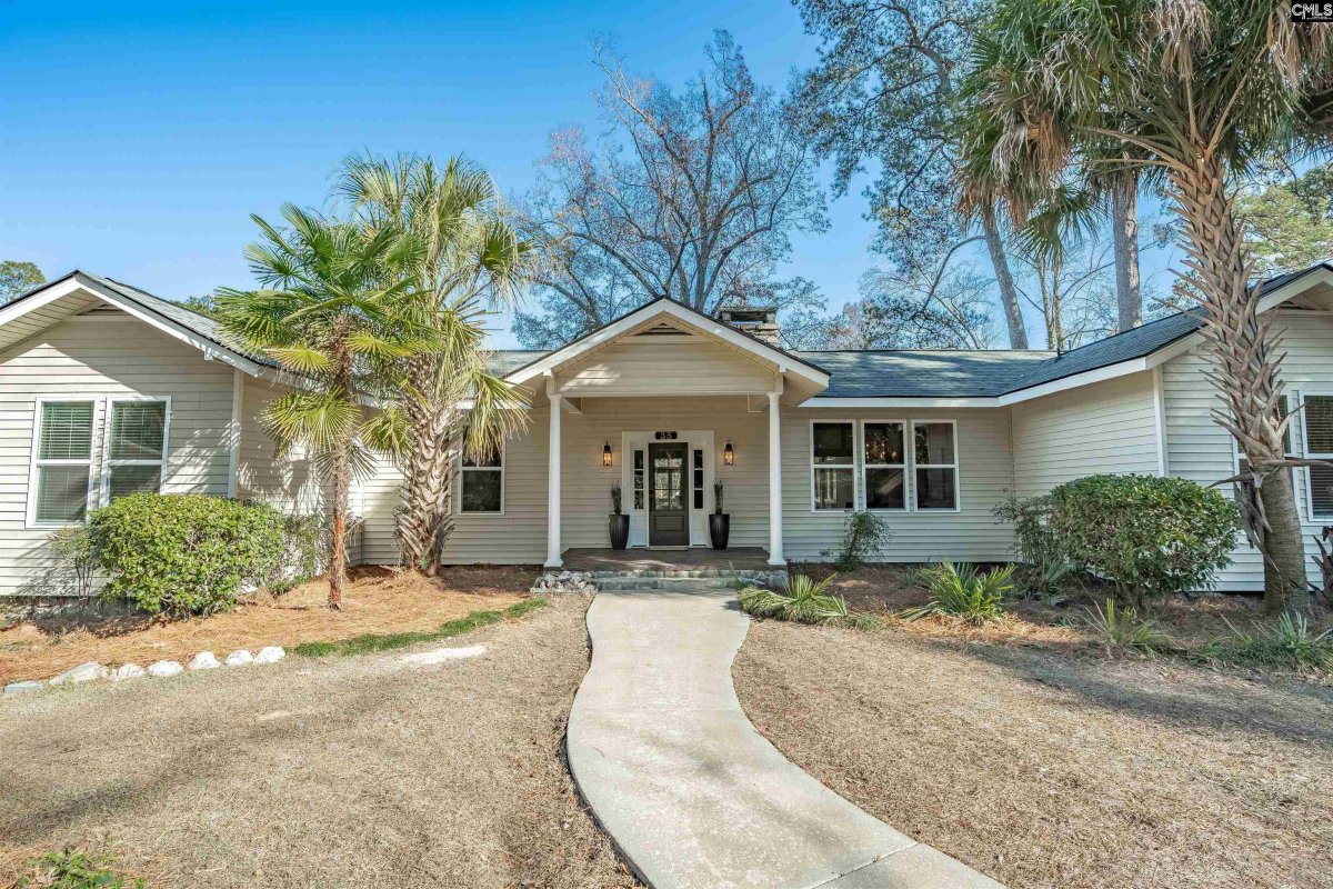 35 Lakecrest Drive