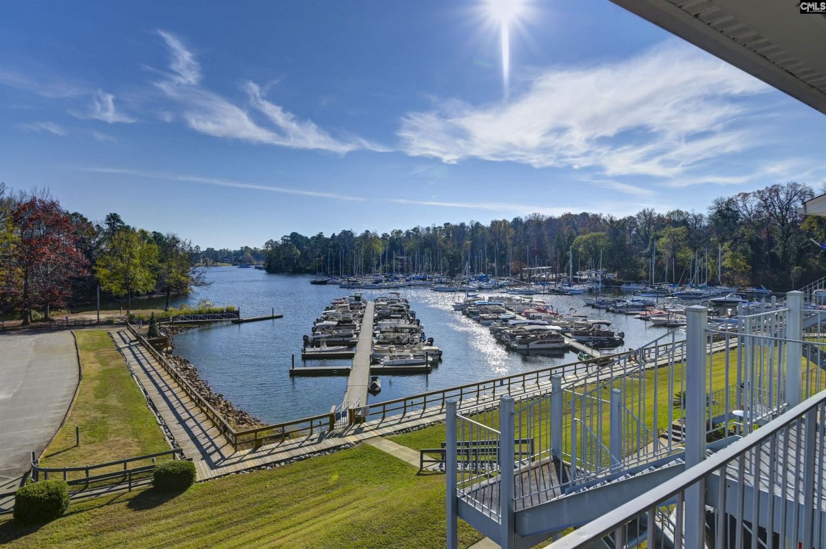 320 Shoreline Drive