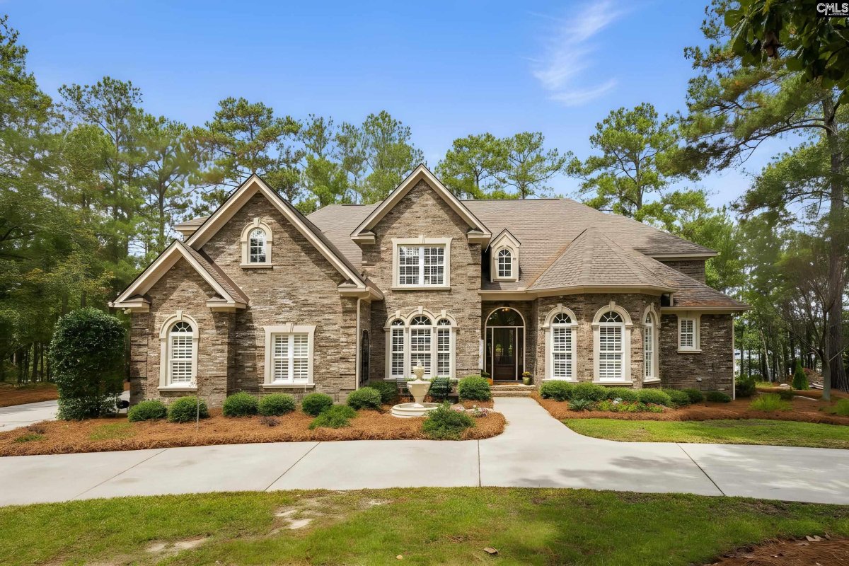 24 Burgee Court