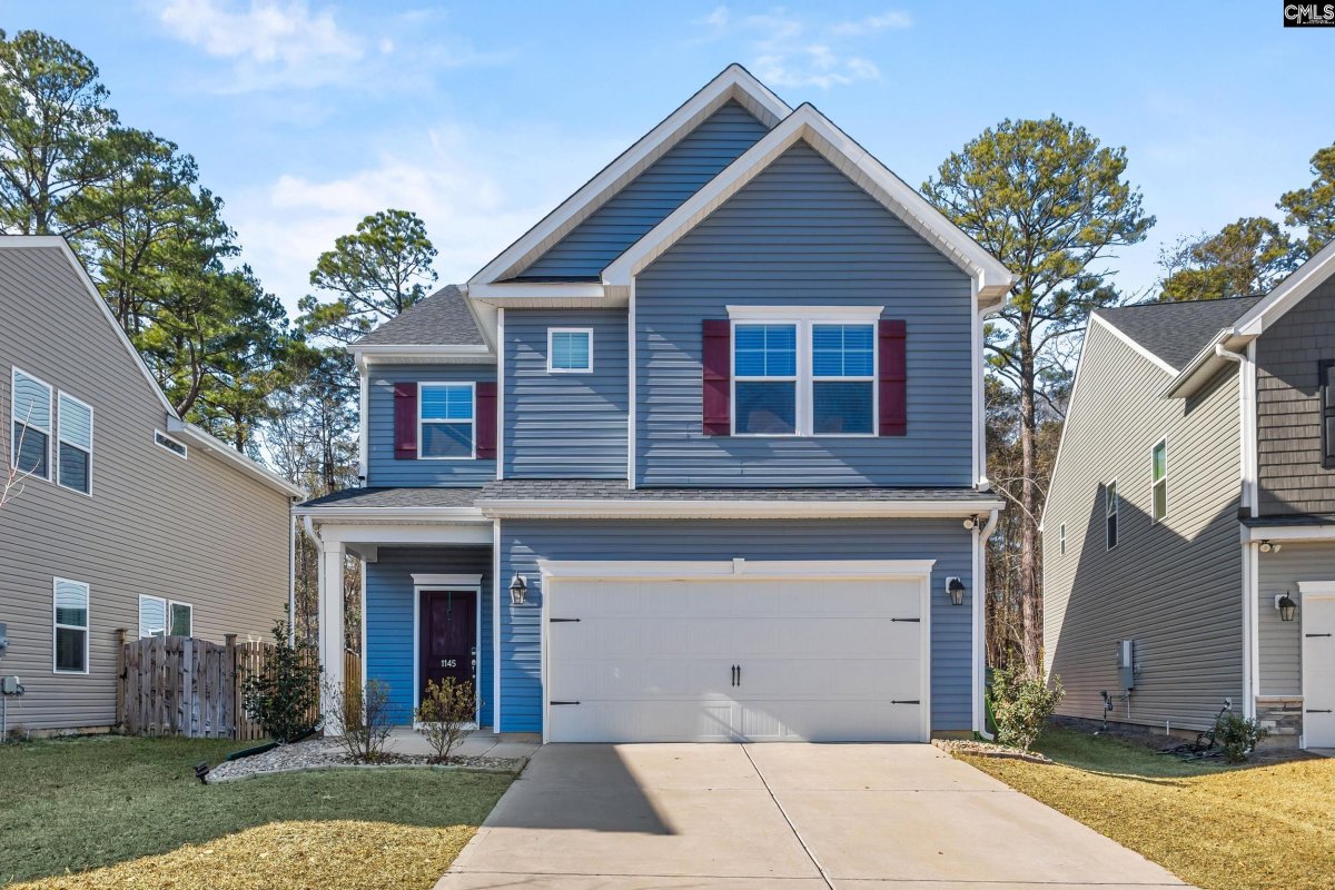 1145 Crescent Moon Loop