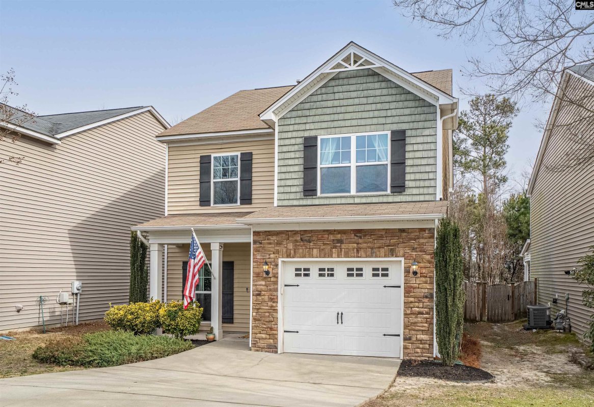 825 Scarlet Leaf Lane