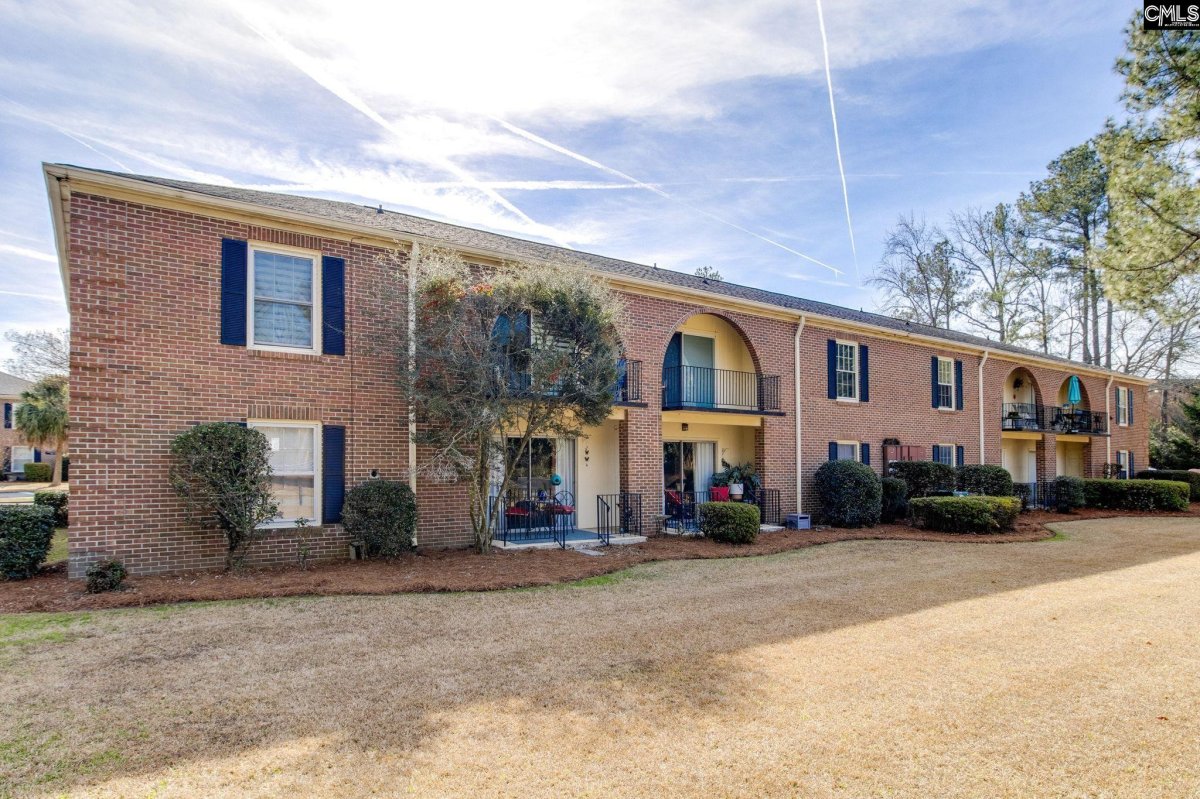 5516 Lakeshore Drive 711
