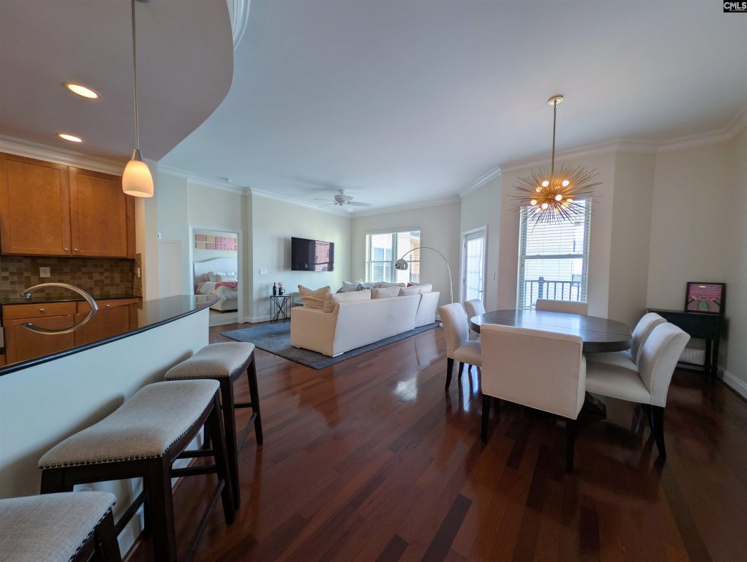 601 Main Street 418