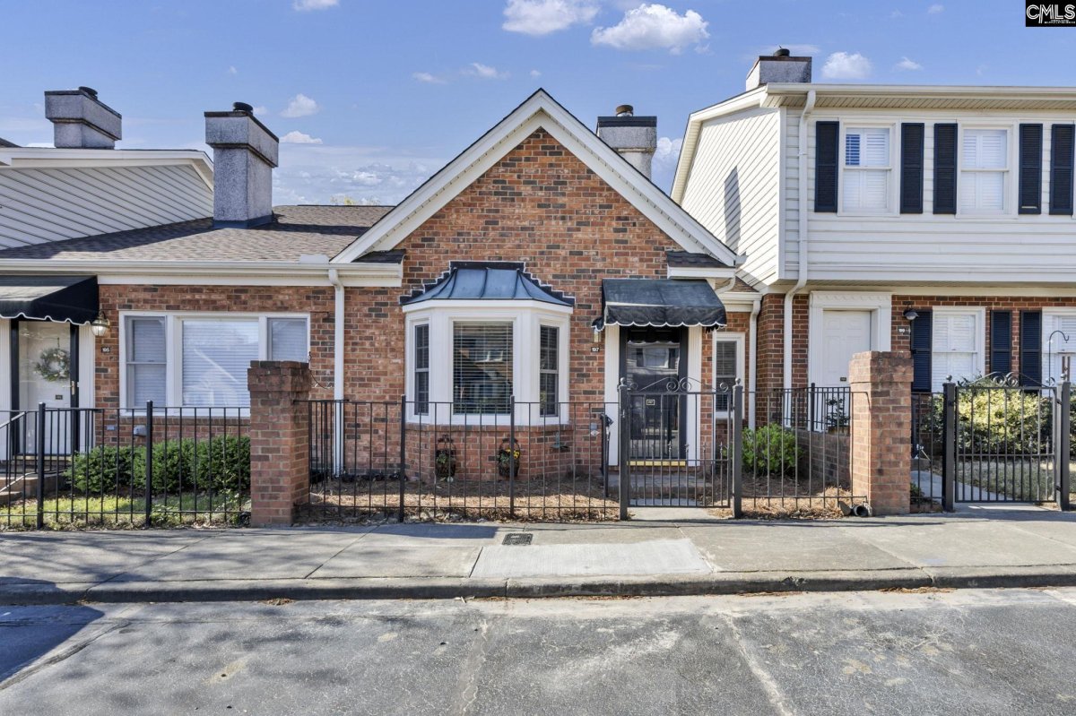 197 Carlyle Circle