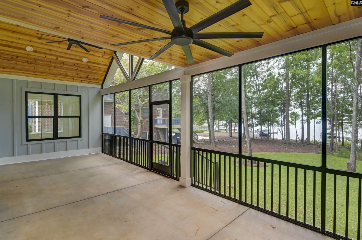 701 Peninsula Drive