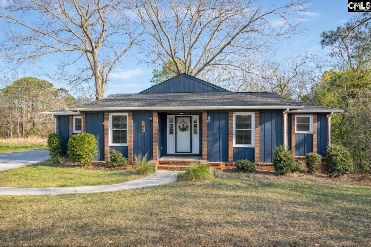 105 Sweetbriar Drive