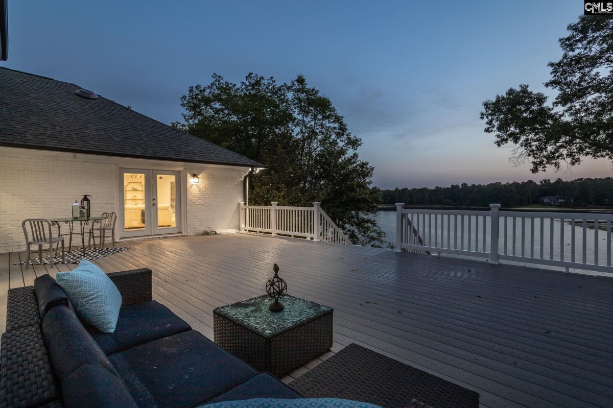 405 Park Lake Circle