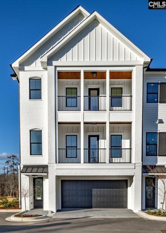 1318 Long Grove Way