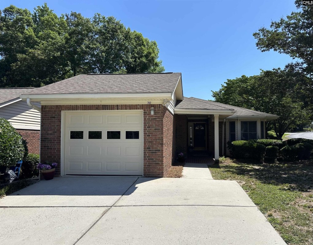 702 Teakwood Court
