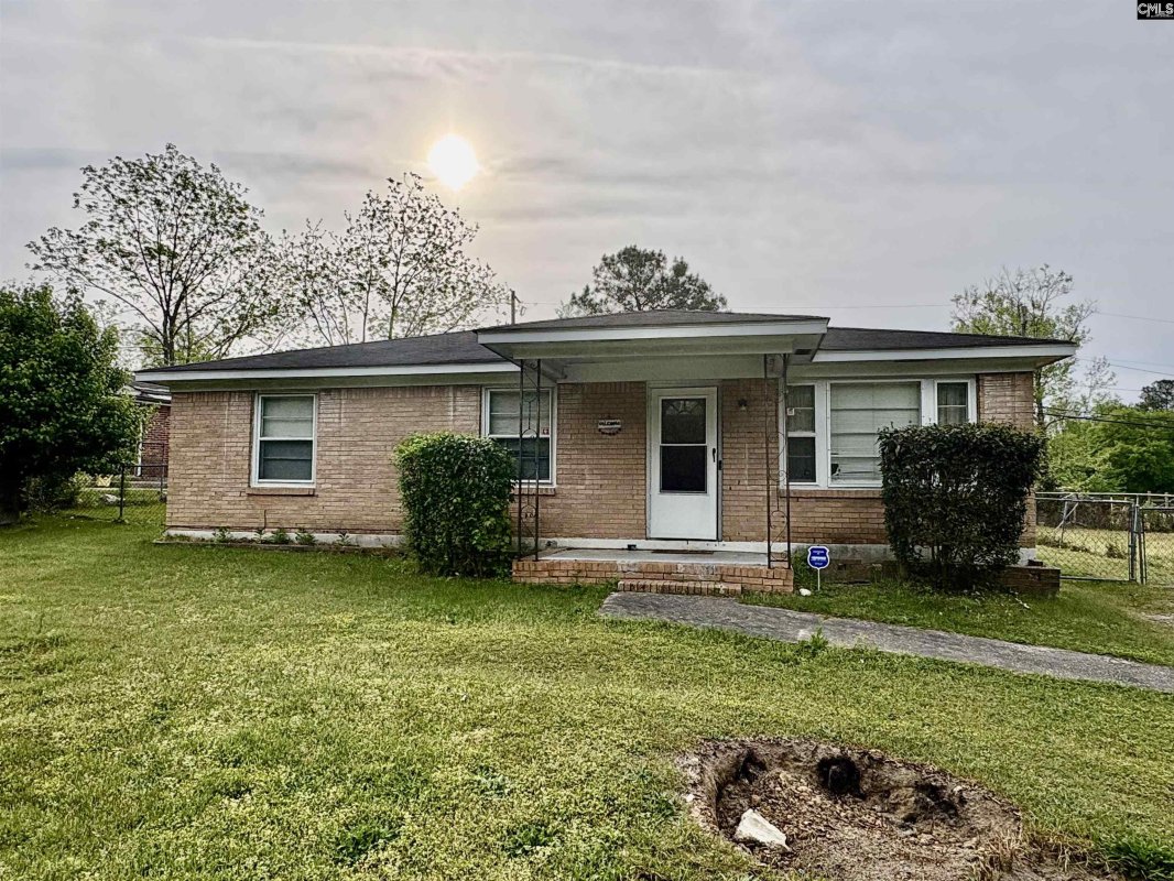 1004 Blue Ridge Terrace