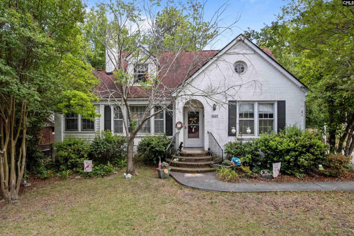 1009 Lafayette Avenue