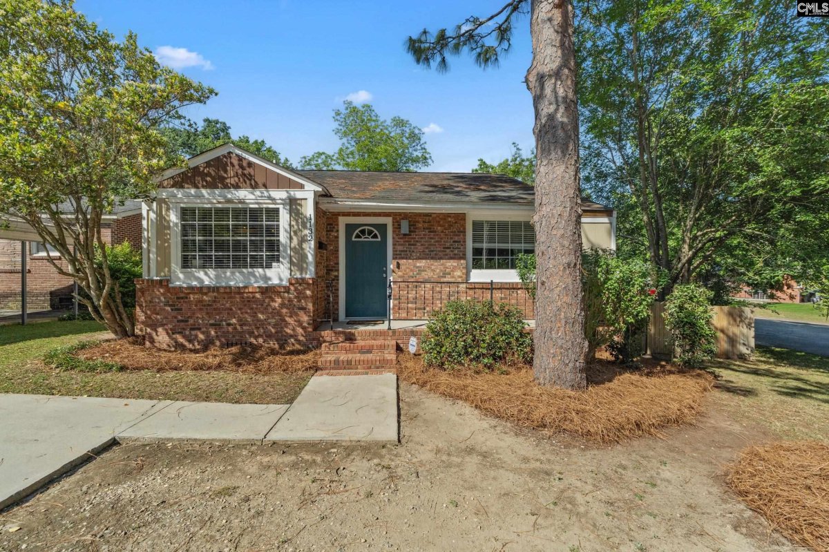 1132 Elm Avenue