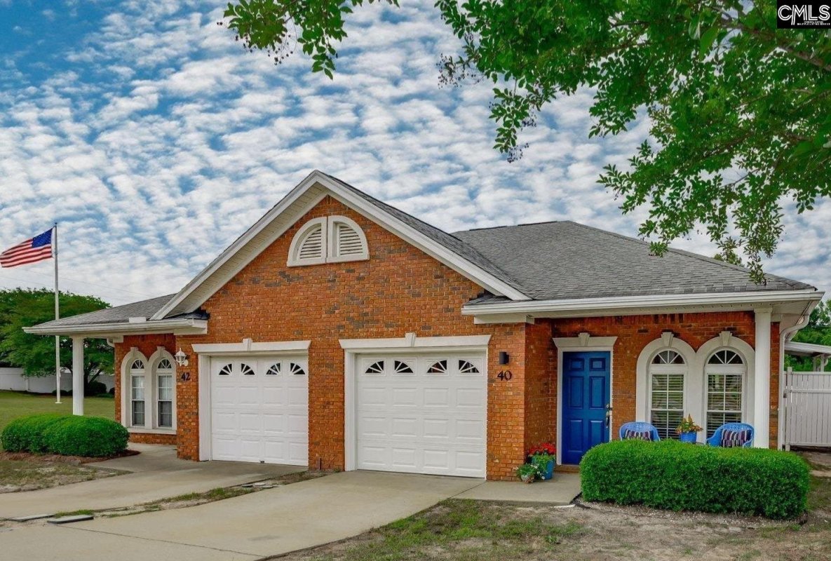 40 Crescent Moon Court