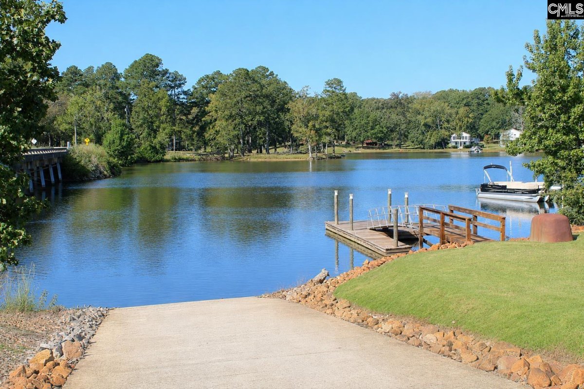 Clouds Creek Circle