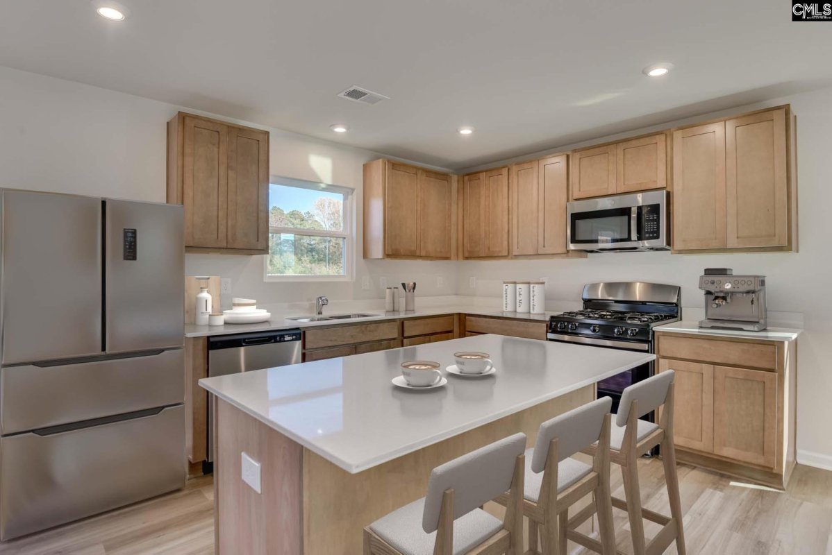 228 Kingfield Drive