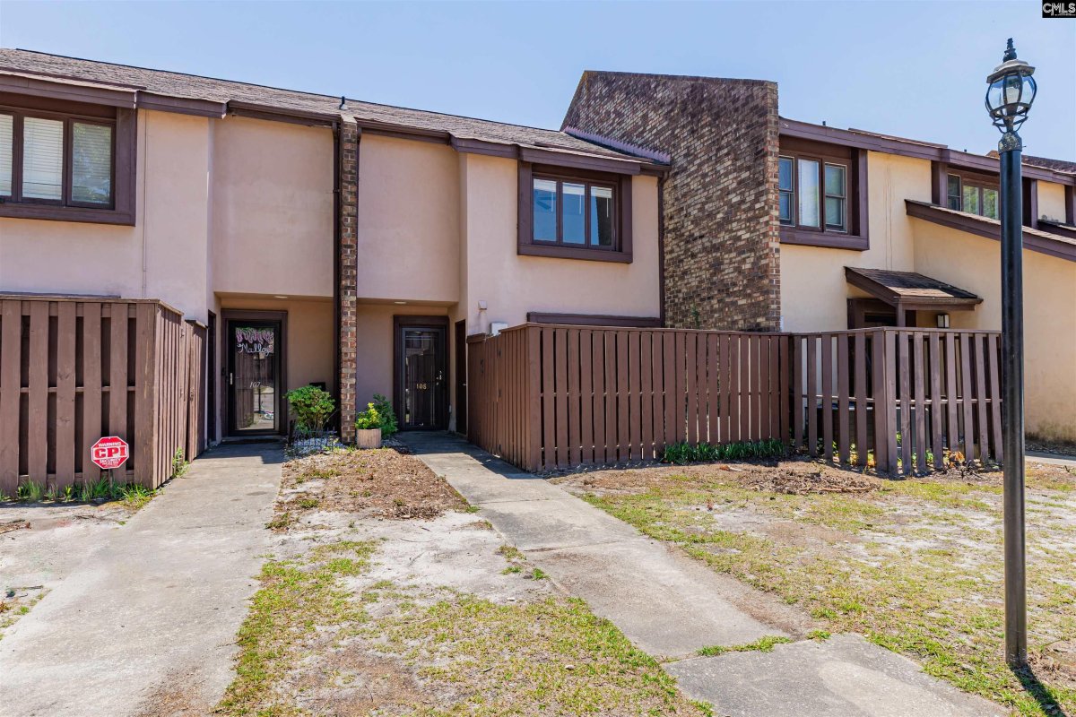 108 Lionsgate Drive
