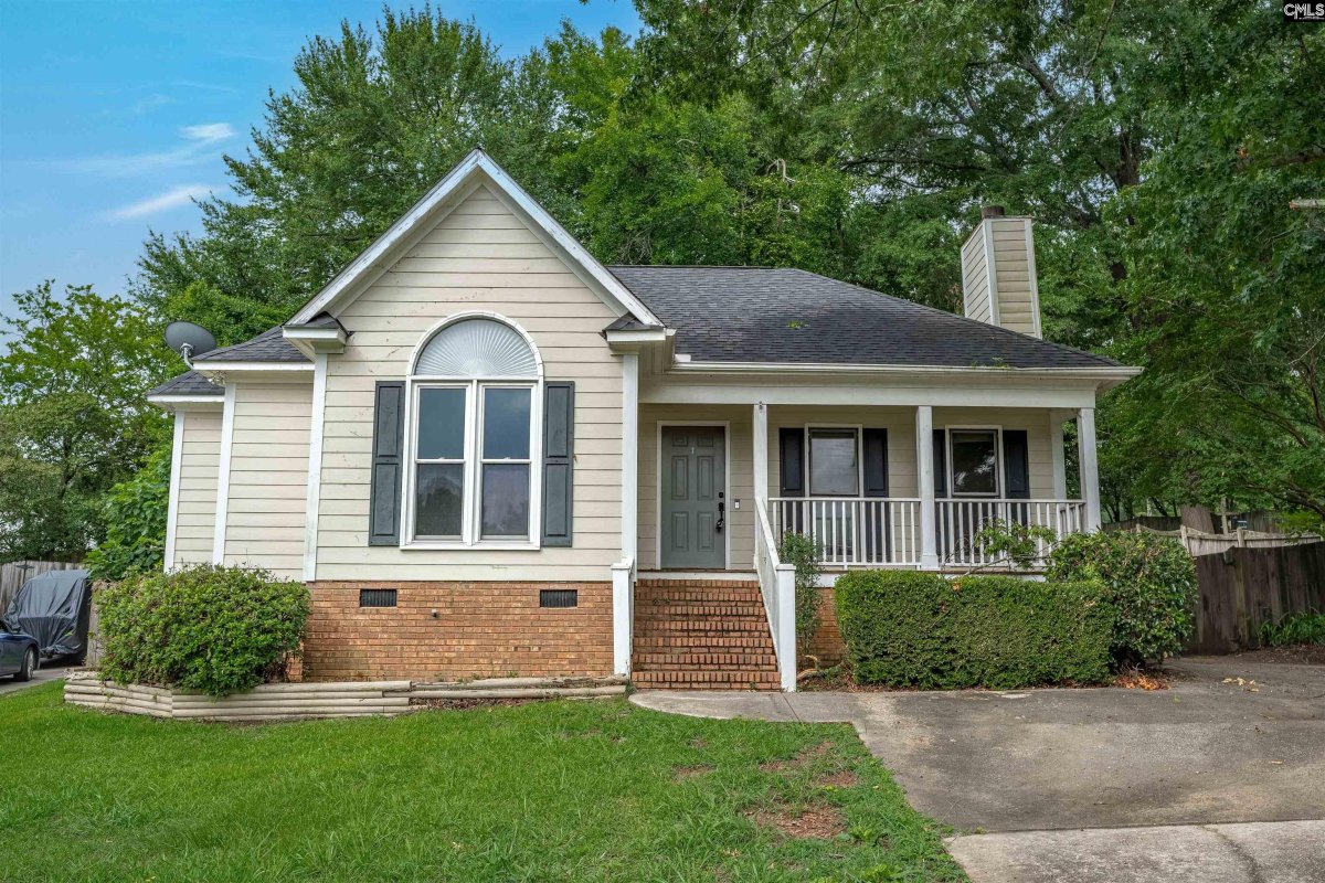 2 Woodshaw Court