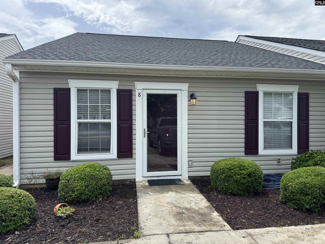 8 Hampton Oaks Place