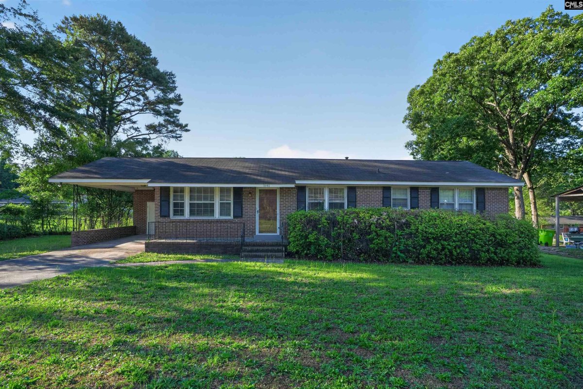 1640 Woodford Road