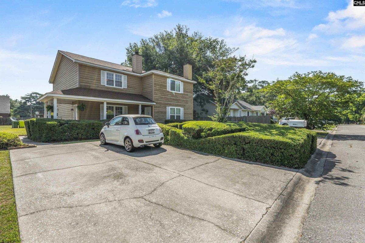 1910 Greenoaks Drive A