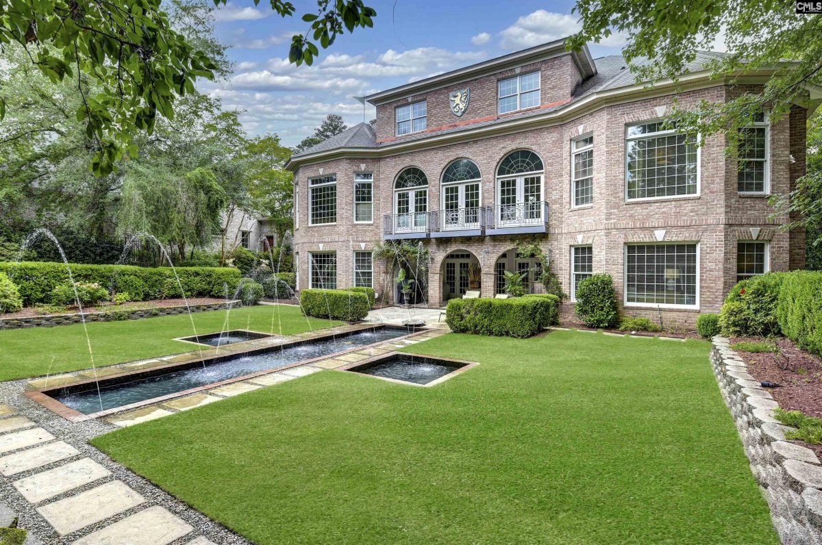 116 Country Club Drive