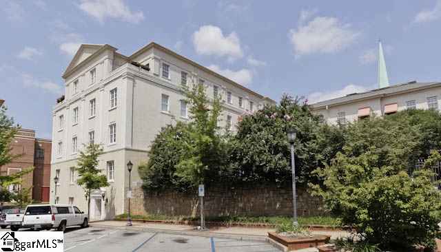 100 W Court St Unit 3E