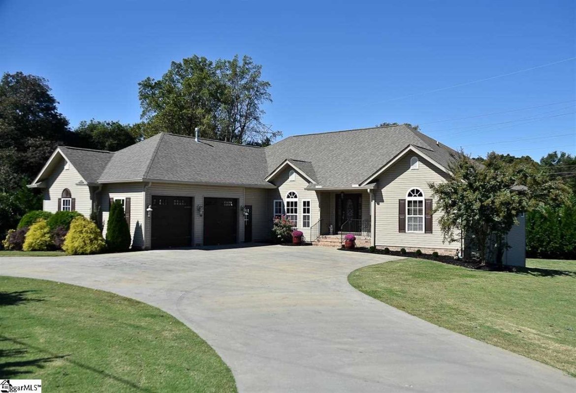 712 Brookdale Drive
