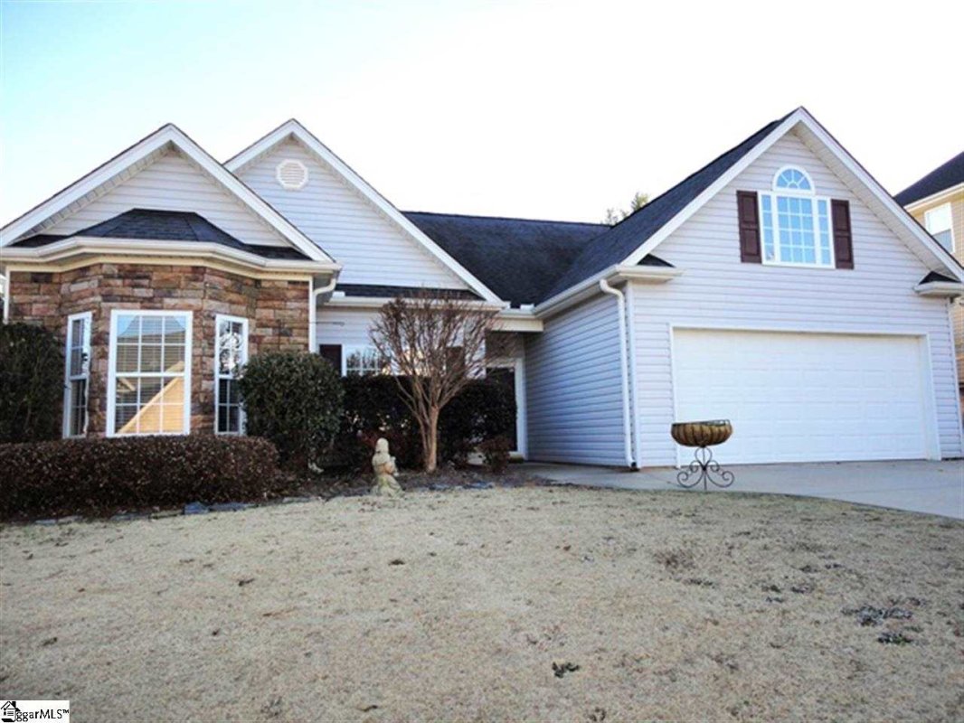 406 Chestnut Woods Court