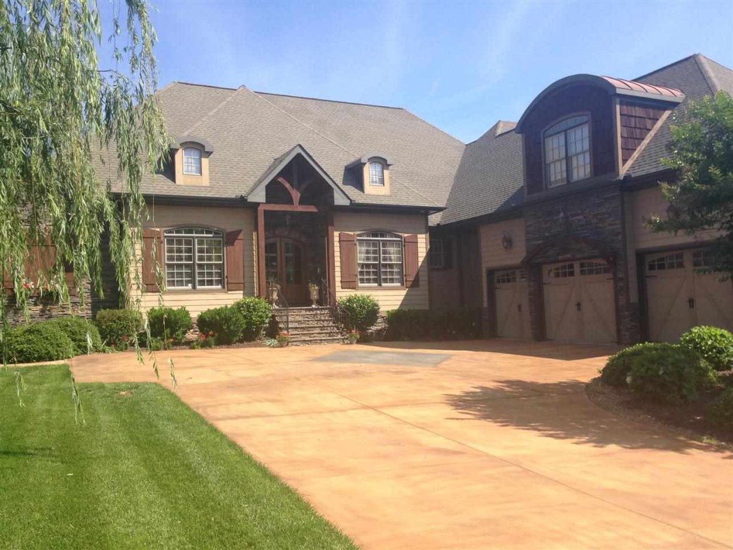 15 Fox Hunt Lane