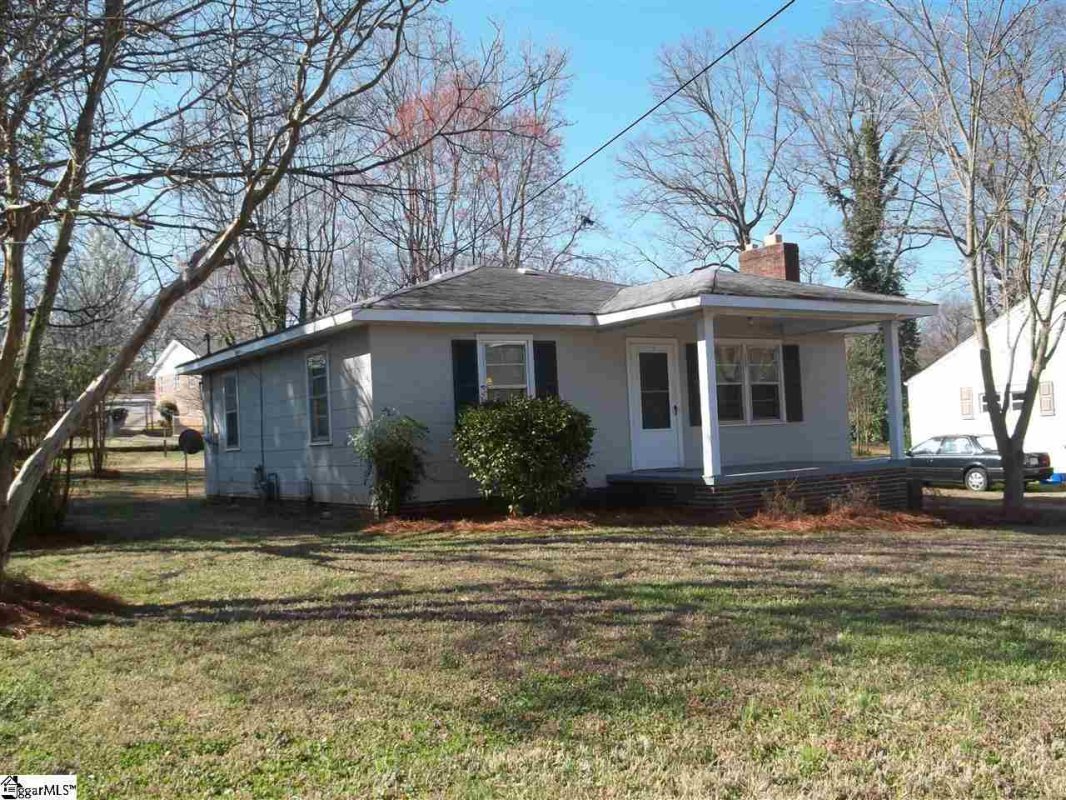 105 Edgewood Drive