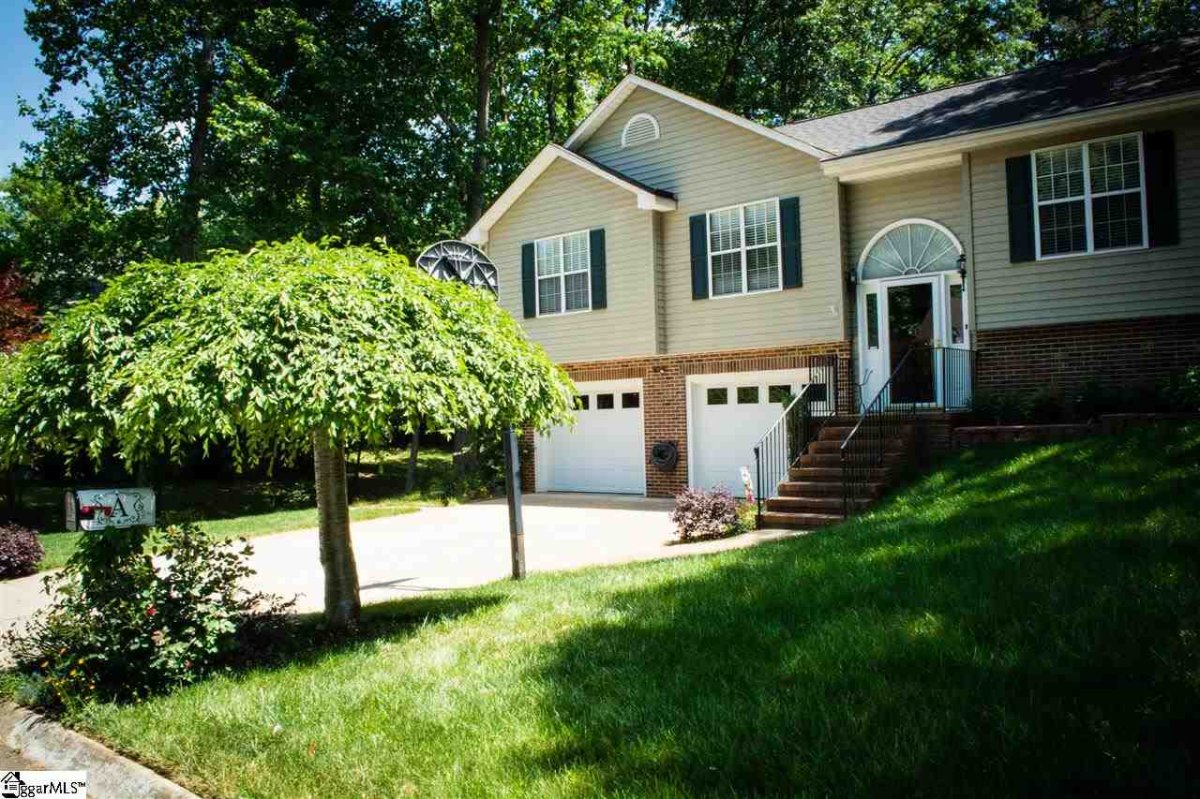 17 Montford Court
