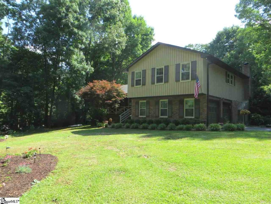 106 Coachman Drive