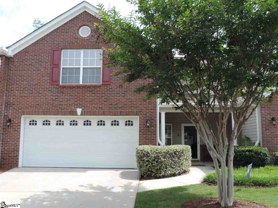 11 Butler Crossing Drive