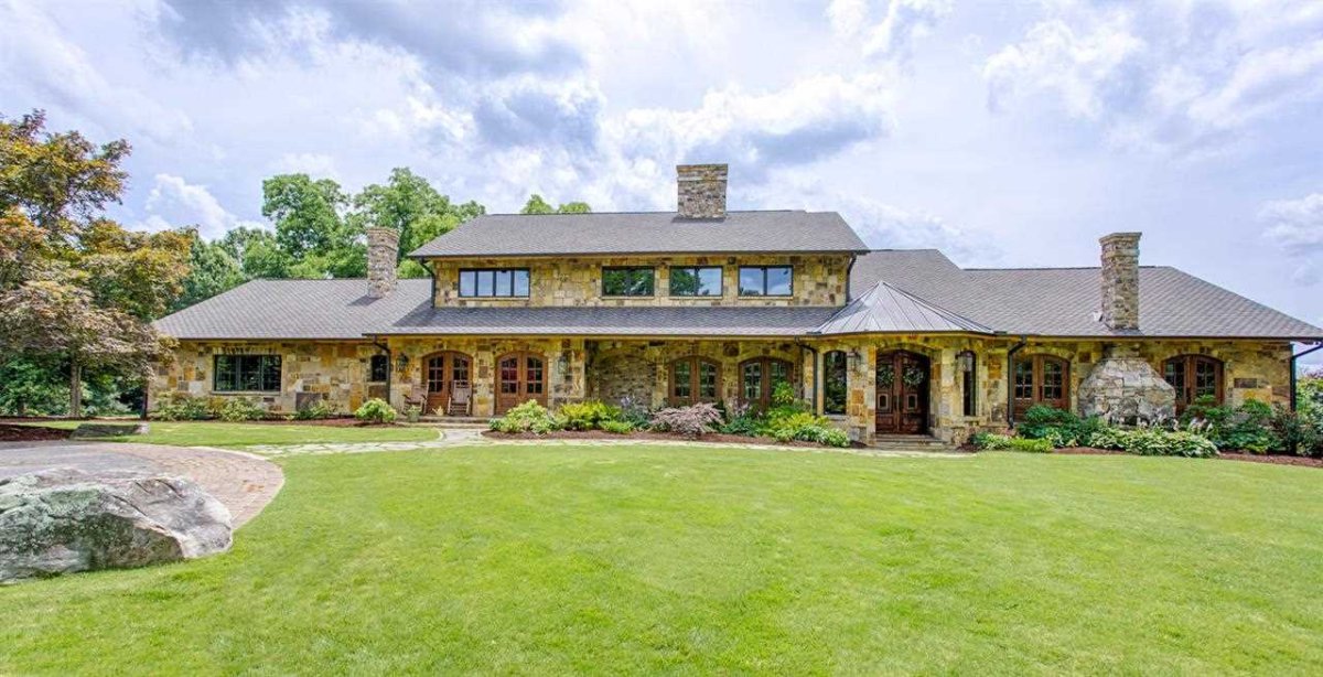10 Scotts Moor Drive