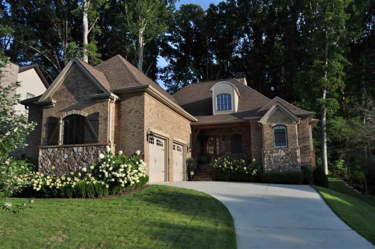 108 Breeds Hill Way