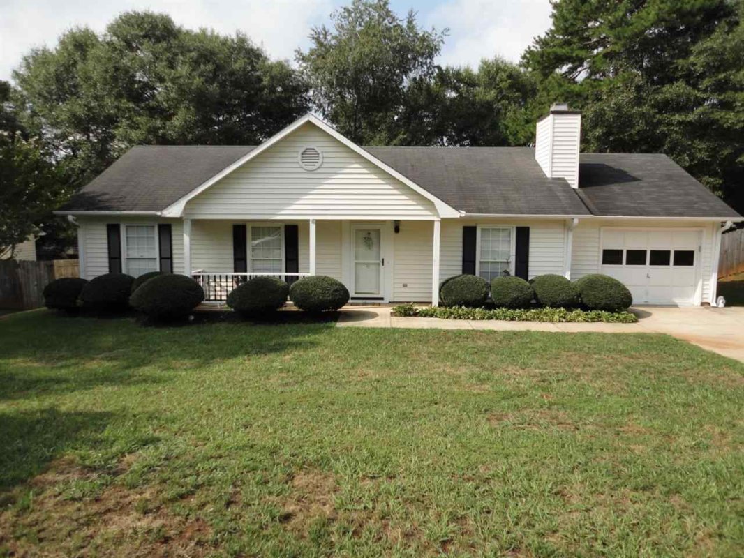 16 Chinaberry Lane