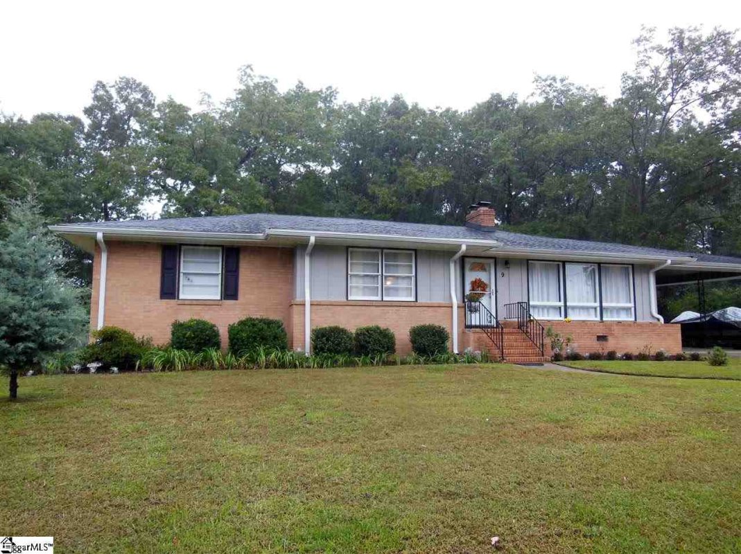 9 Lisa Drive