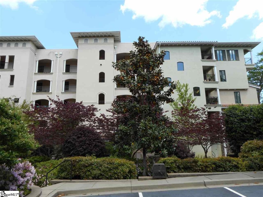 1209 E Washington Street #406
