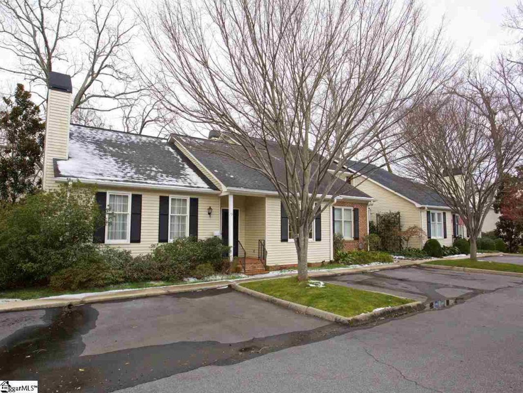 300 E Broad Street Unit 9