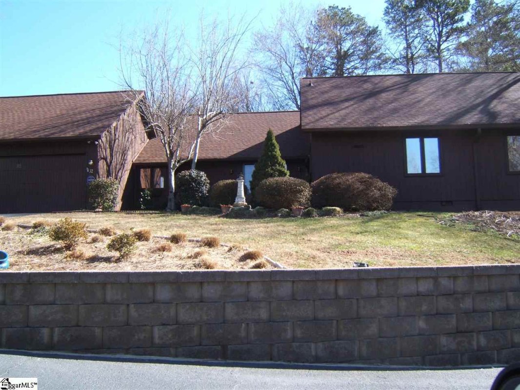 32 Creekside Way