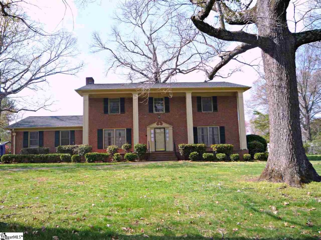 705 Hudson Road